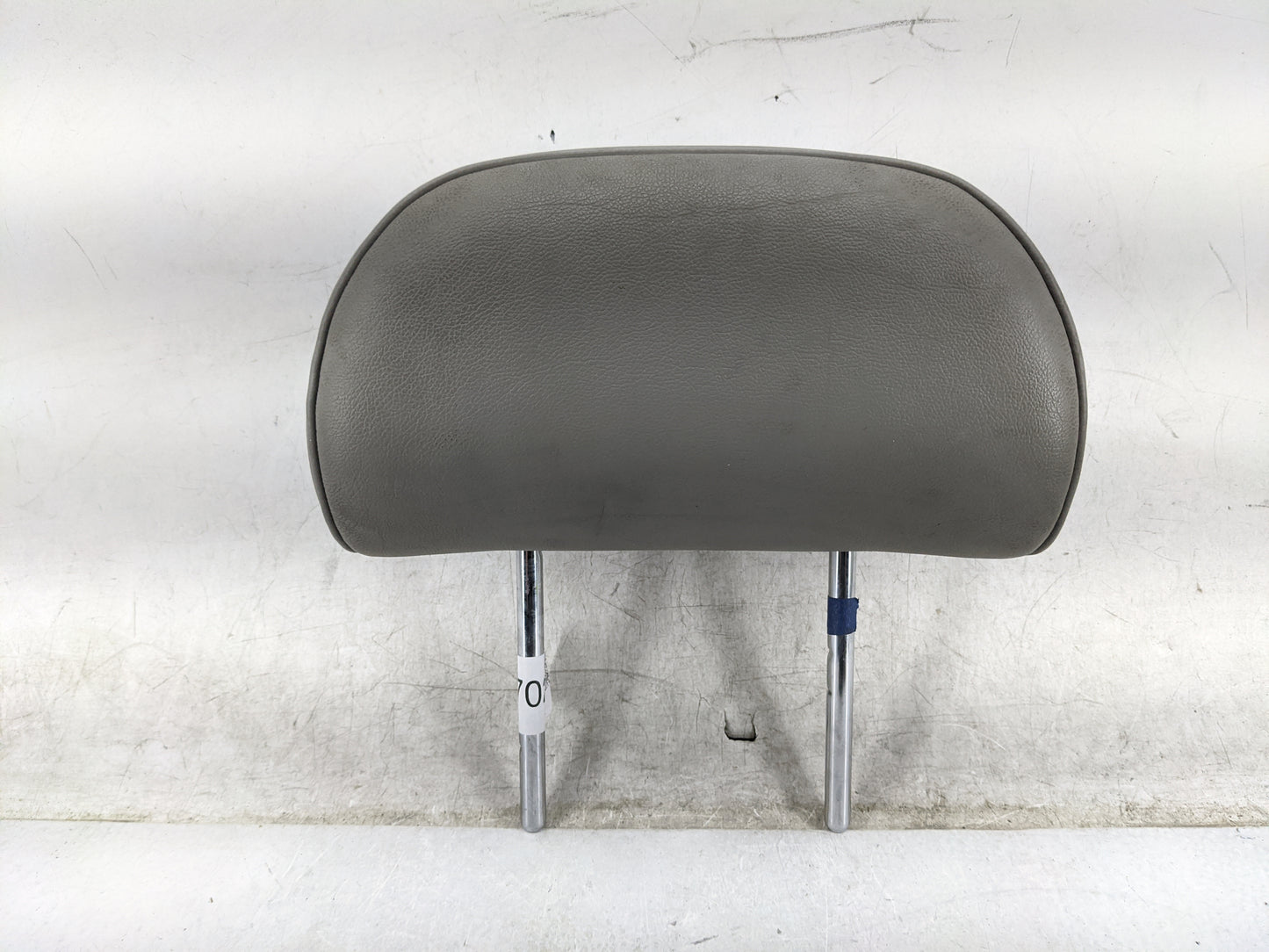 2010-2013 Toyota Highlander Headrest Head Rest Rear Center Seat Fits Fits 2010 2011 2012 2013 OEM Used Auto Parts - Oemuseda