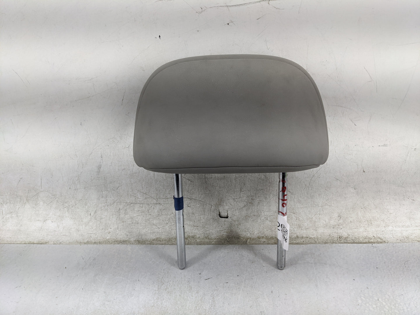 2010-2013 Toyota Highlander Headrest Head Rest Rear Center Seat Fits Fits 2010 2011 2012 2013 OEM Used Auto Parts - Oemuseda