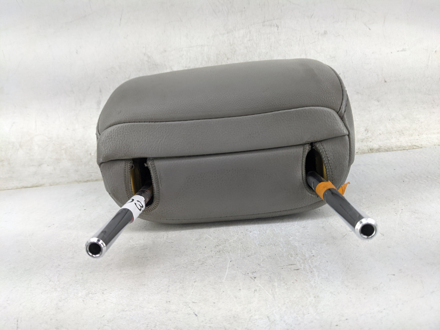 2011-2013 Toyota Highlander Headrest Head Rest Front Driver Passenger Seat Fits Fits 2011 2012 2013 OEM Used Auto Parts - Oe