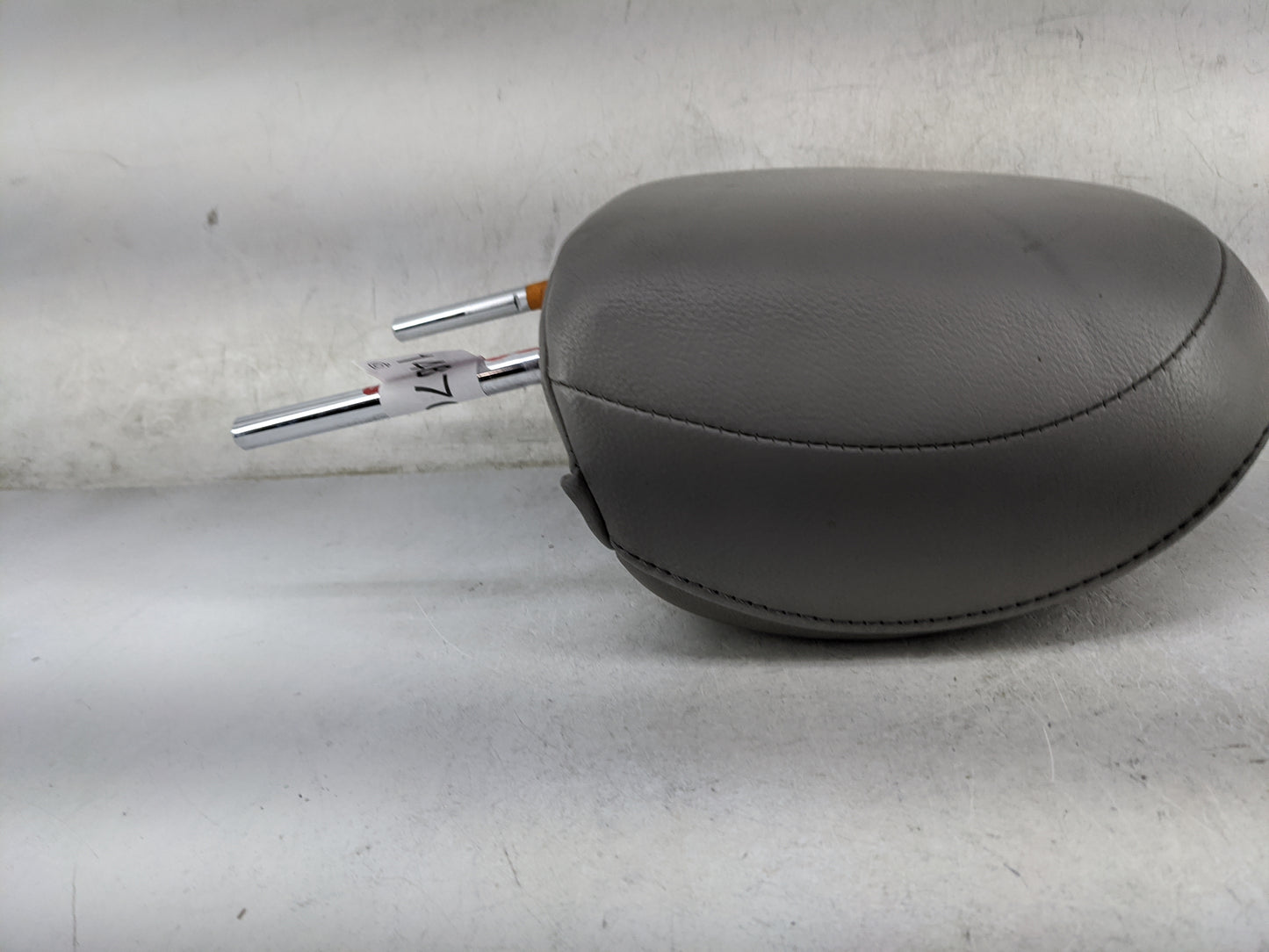 2011-2013 Toyota Highlander Headrest Head Rest Front Driver Passenger Seat Fits Fits 2011 2012 2013 OEM Used Auto Parts - Oe