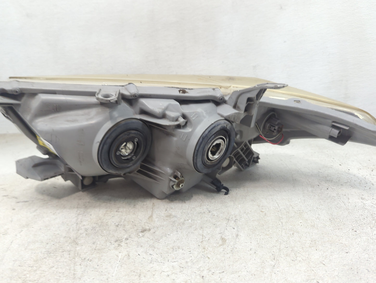 2011 Toyota Highlander Passenger Right Oem Head Light Headlight Lamp - Oemusedautoparts1.com