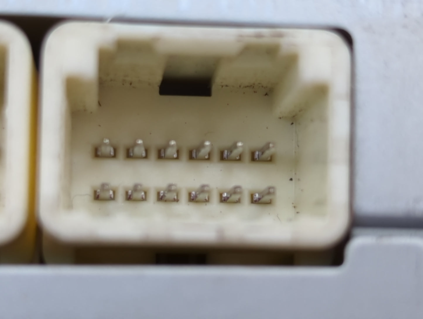 2012 Toyota Highlander Chassis Control Module Ccm Bcm Body Control - Oemusedautoparts1.com