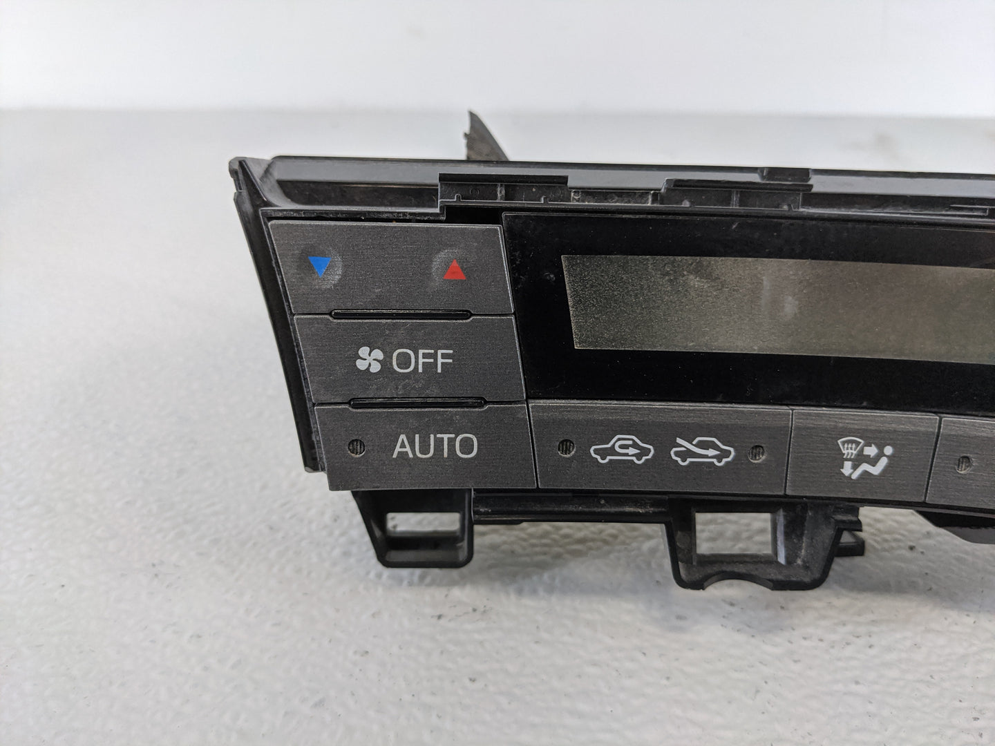 2012 Toyota Prius Climate Control Module Temperature AC/Heater Replacement P/N:75D726 Fits OEM Used Auto Parts - Oemusedauto