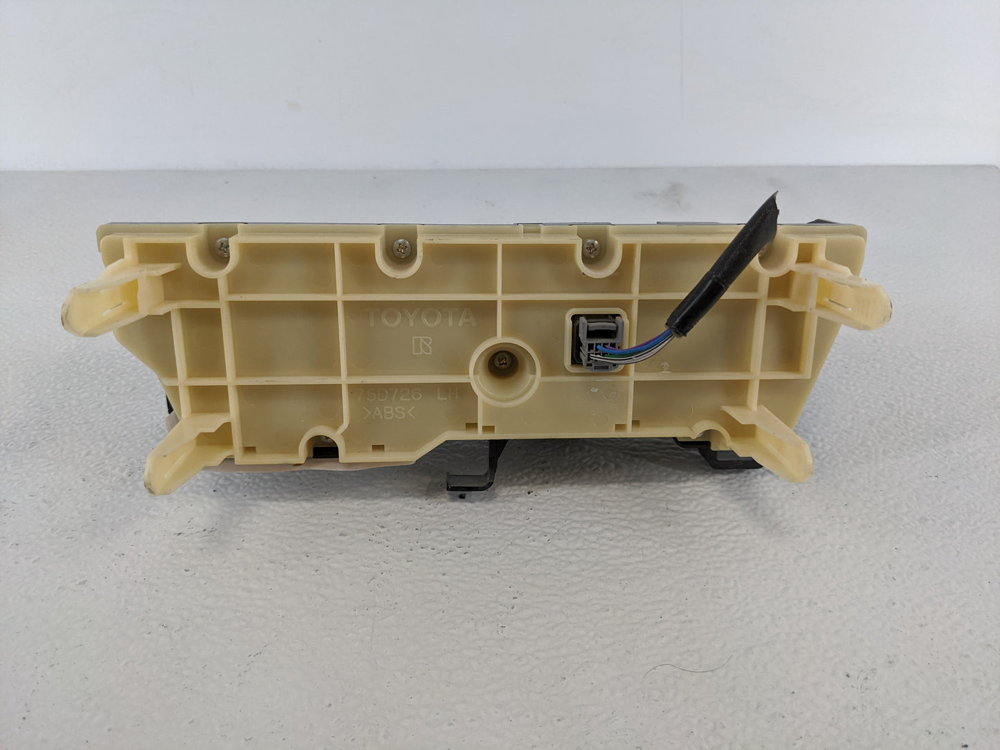 2012 Toyota Prius Climate Control Module Temperature AC/Heater Replacement P/N:75D726 Fits OEM Used Auto Parts - Oemusedauto