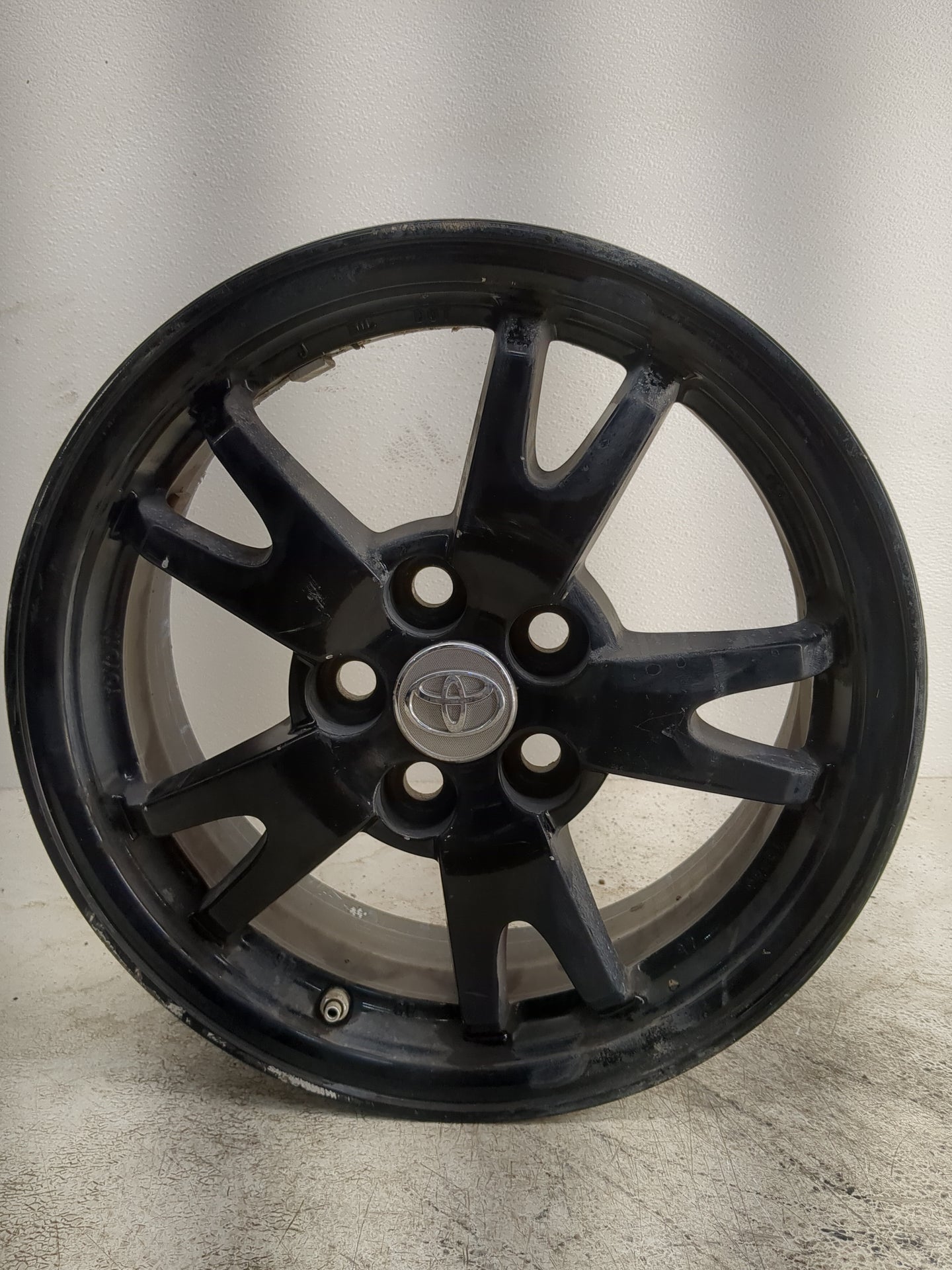 2010-2015 Toyota Prius Oem Wheel Rim - Oemusedautoparts1.com