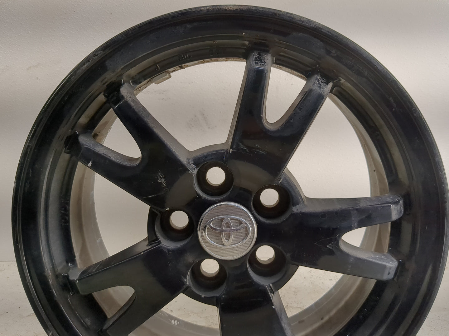 2010-2015 Toyota Prius Oem Wheel Rim - Oemusedautoparts1.com