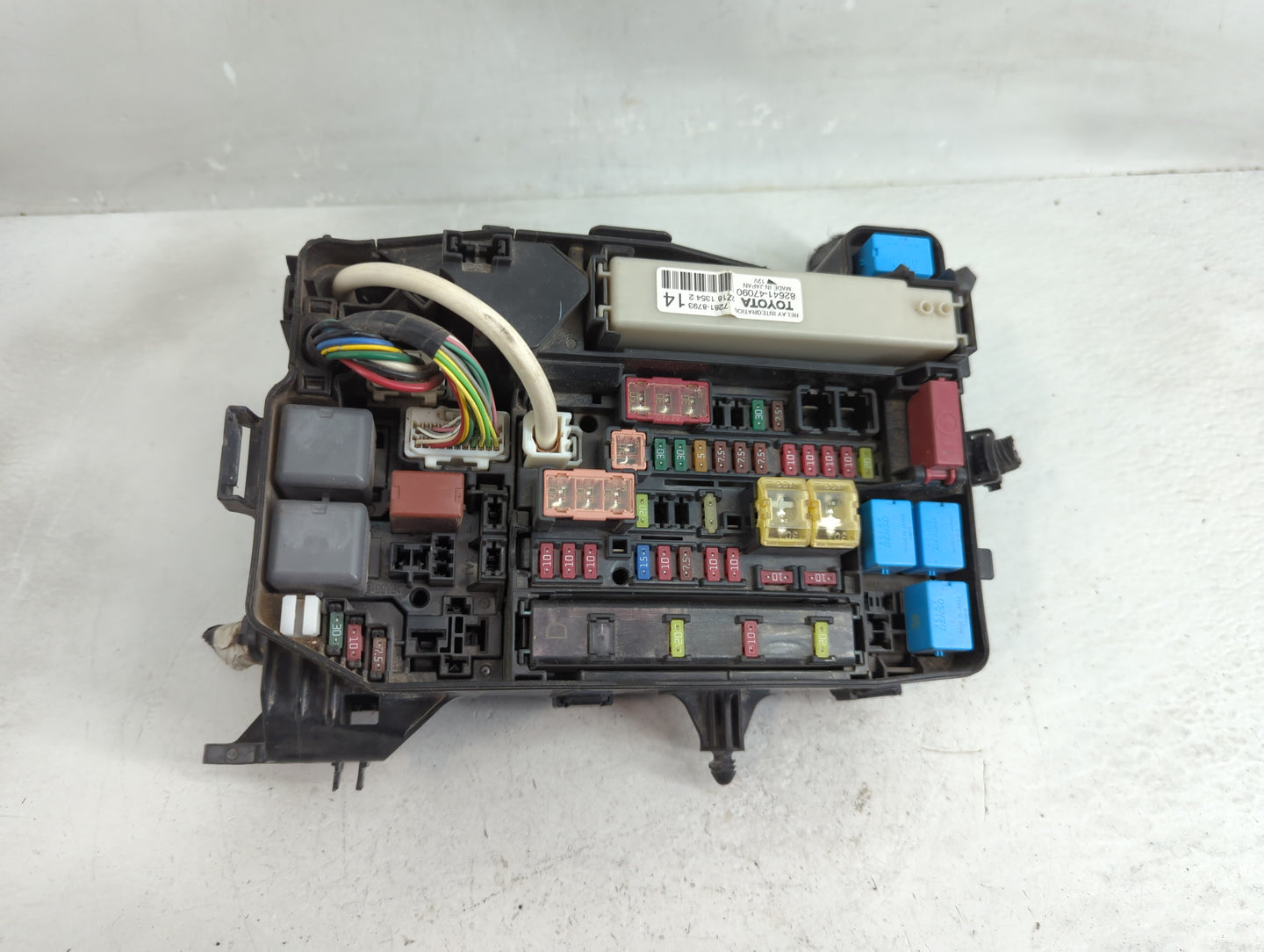 2012-2018 Toyota Prius Fusebox Fuse Box Panel Relay Module P/N:82662-47141 82641-47090 Fits OEM Used Auto Parts - Oemusedaut