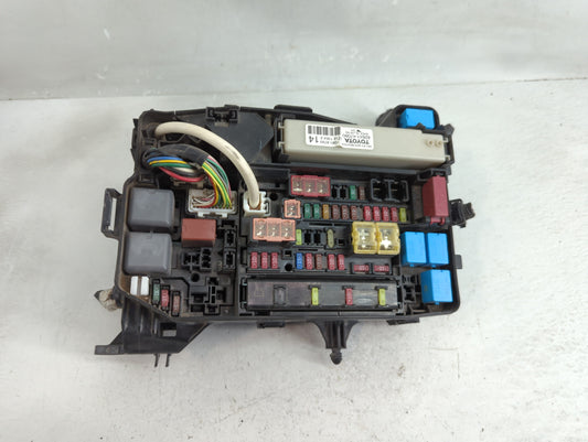 2012-2018 Toyota Prius Fusebox Fuse Box Panel Relay Module P/N:82662-47141 82641-47090 Fits OEM Used Auto Parts
