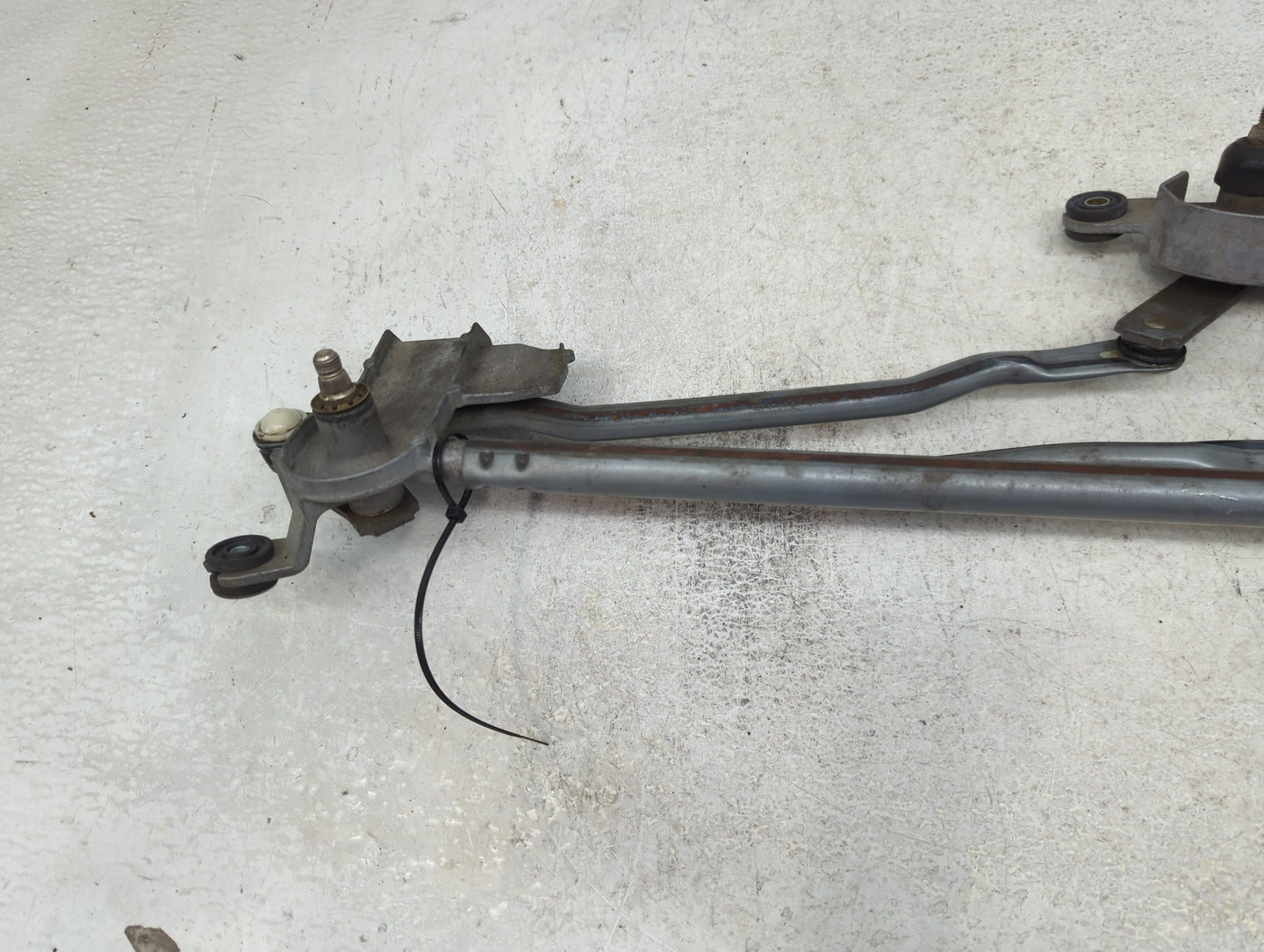 2010-2015 Toyota Prius Front Windshield Wiper Motor Fits Fits 2007 2008 2009 2010 2011 2012 2013 2014 2015 OEM Used Auto Par