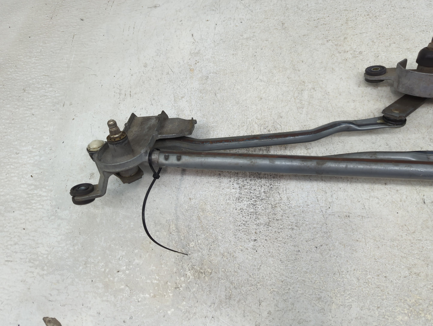 2010-2015 Toyota Prius Front Windshield Wiper Motor Fits Fits 2007 2008 2009 2010 2011 2012 2013 2014 2015 OEM Used Auto Par