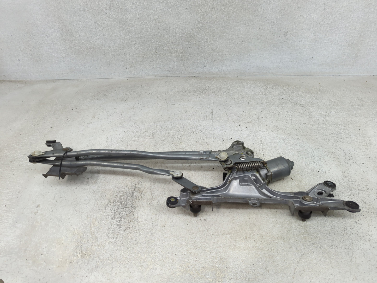 2010-2015 Toyota Prius Front Windshield Wiper Motor Fits Fits 2007 2008 2009 2010 2011 2012 2013 2014 2015 OEM Used Auto Par
