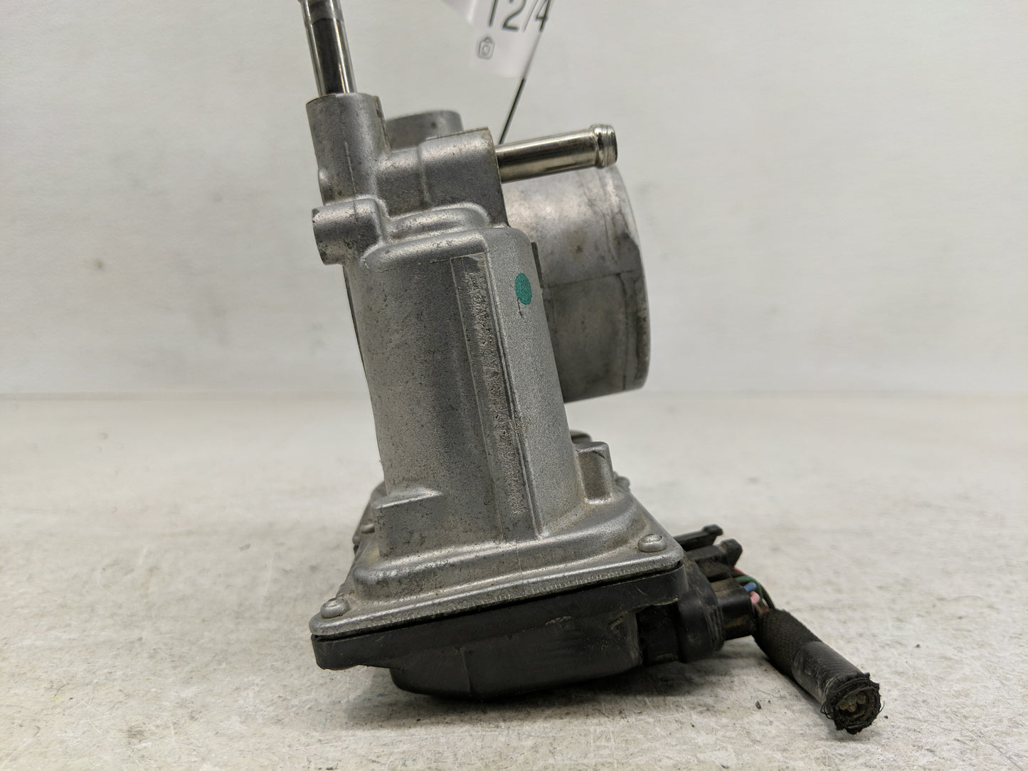 2010-2022 Toyota Prius Throttle Body Fits Fits 2010 2011 2012 2013 2014 2015 2016 2017 2018 2019 2020 2021 2022 OEM Used Aut