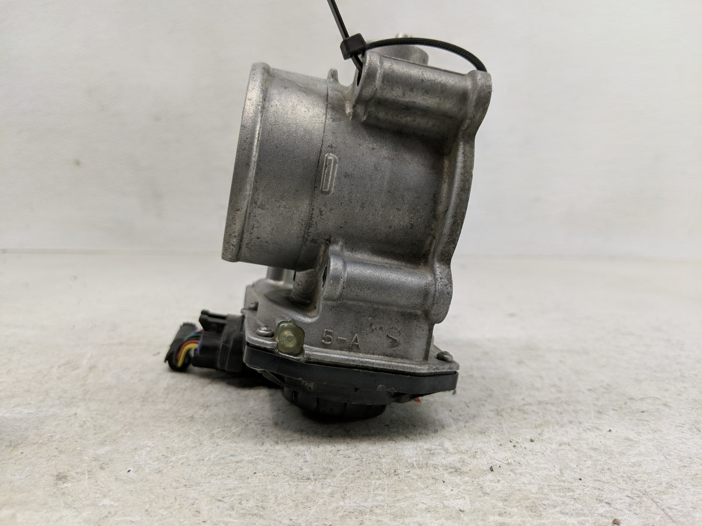 2010-2022 Toyota Prius Throttle Body Fits Fits 2010 2011 2012 2013 2014 2015 2016 2017 2018 2019 2020 2021 2022 OEM Used Aut