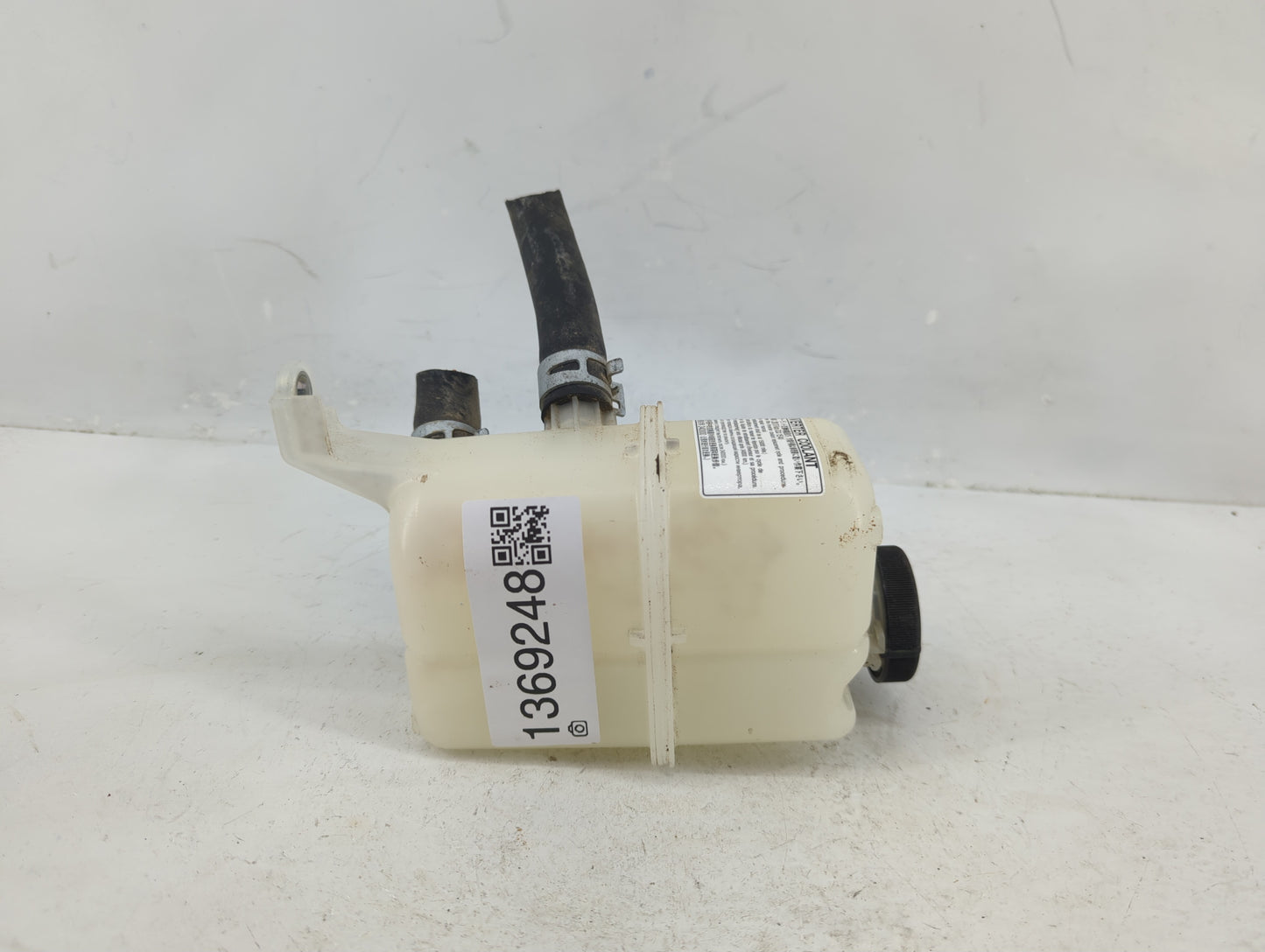 2010-2015 Toyota Prius Radiator Coolant Overflow Expansion Tank Bottle - Oemusedautoparts1.com
