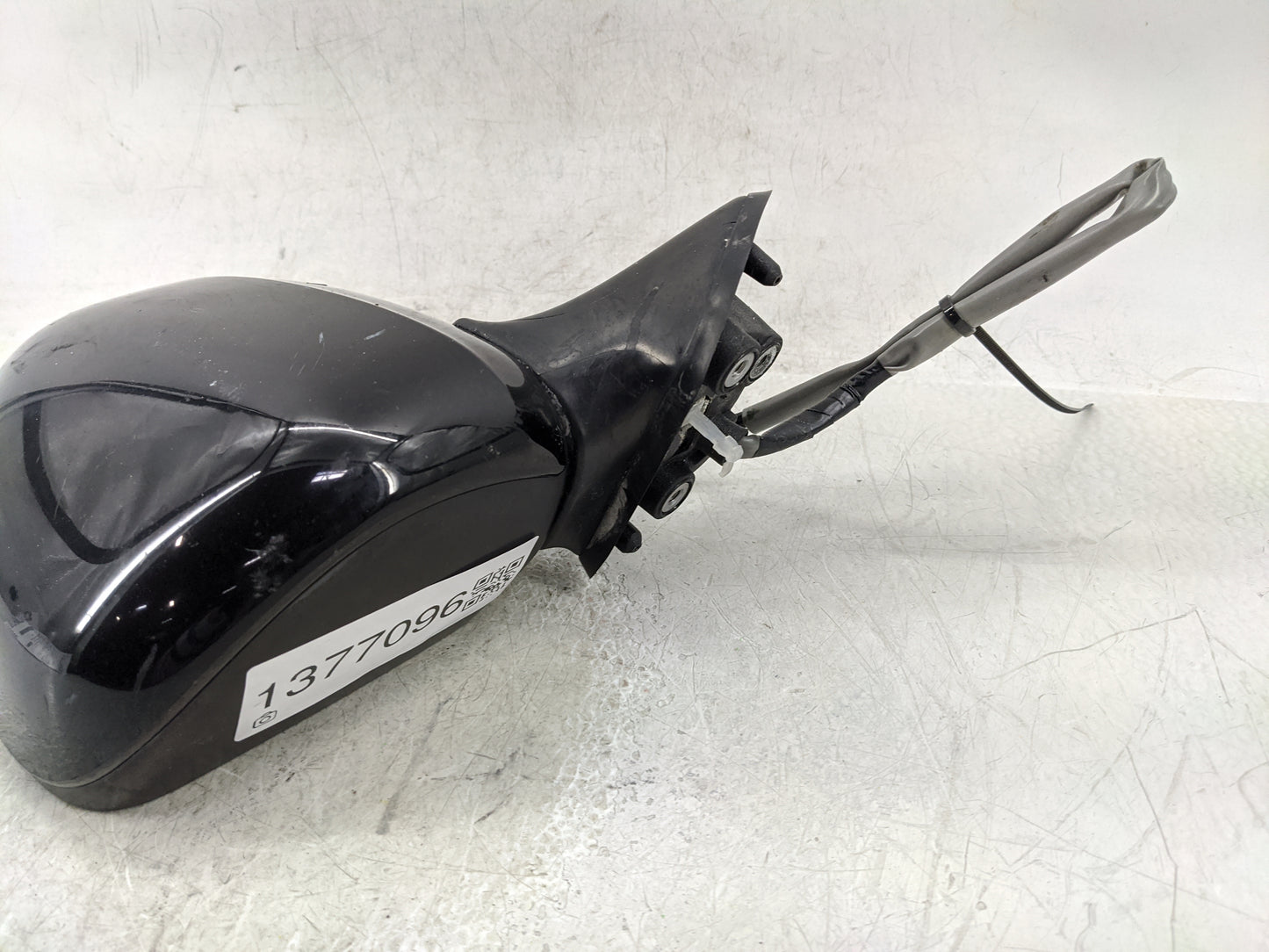 2010-2015 Toyota Prius Driver Side View Mirror - Left Door Mirror OEM Used - Oemusedautoparts1.com