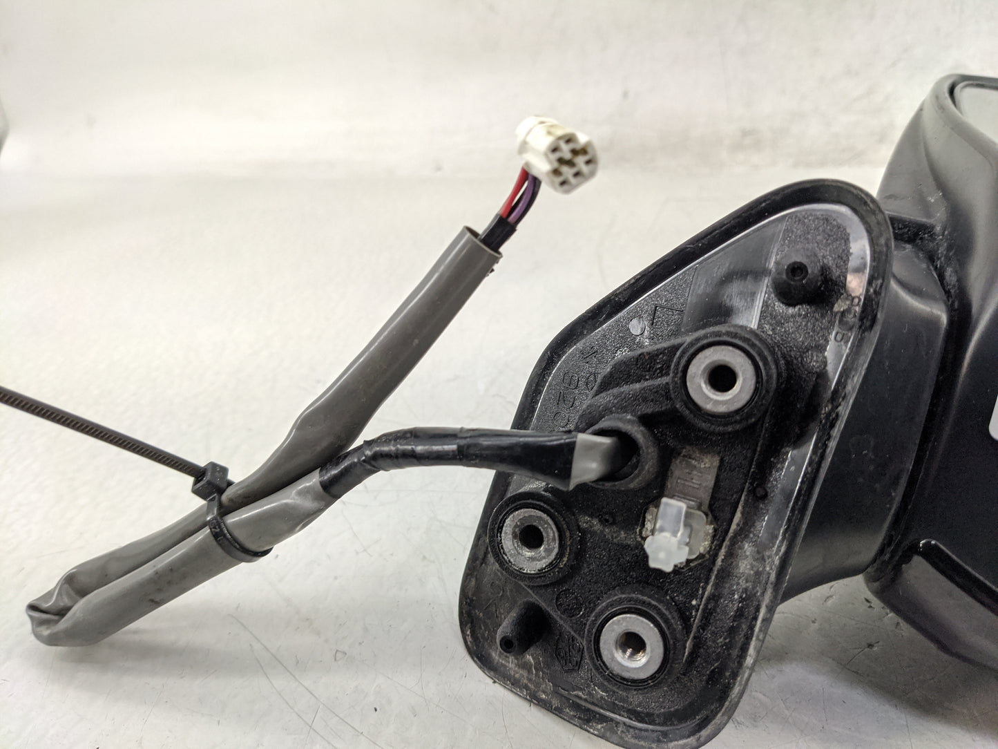 2010-2015 Toyota Prius Driver Side View Mirror - Left Door Mirror OEM Used - Oemusedautoparts1.com