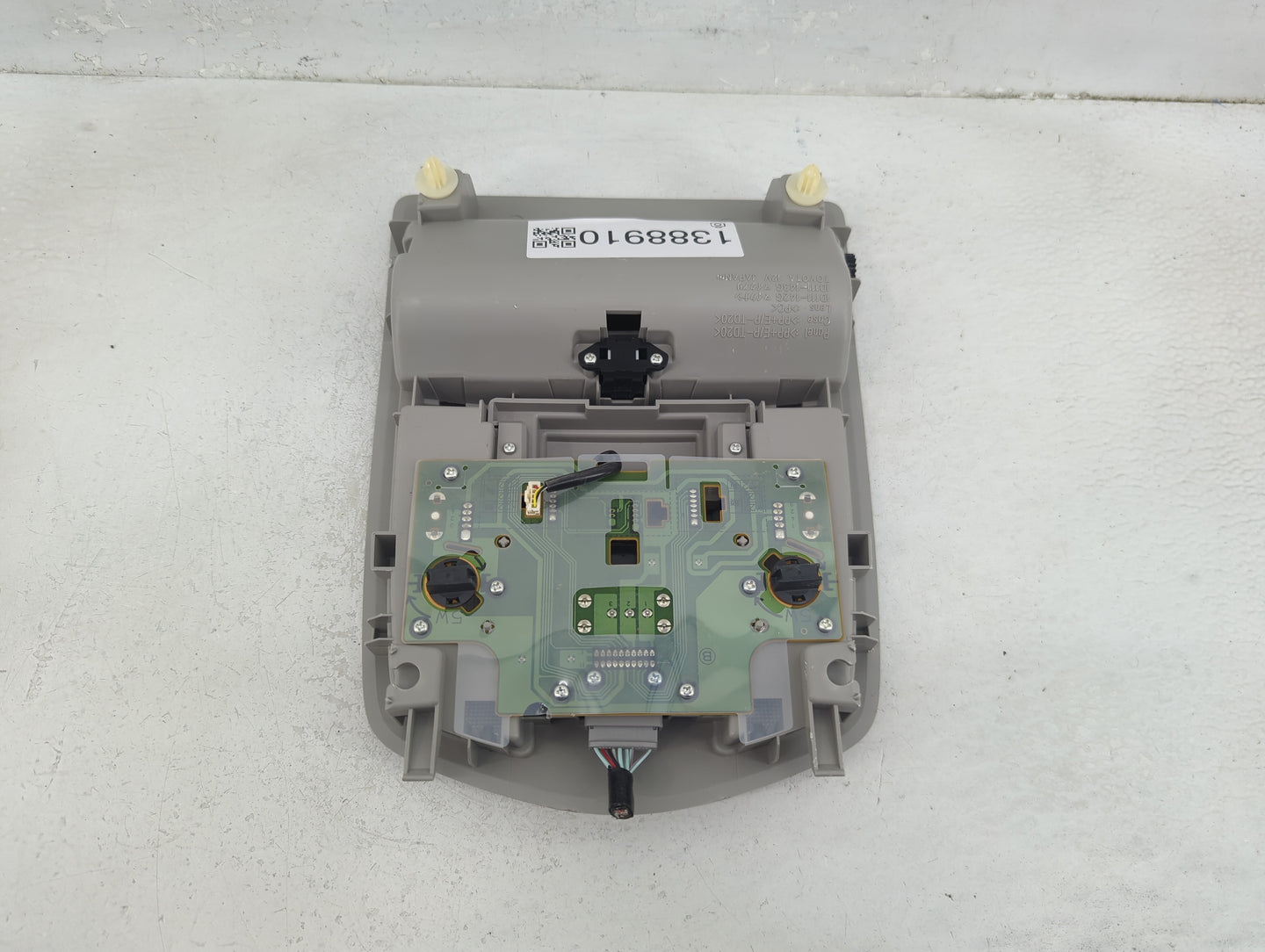 2012 Toyota Prius Overhead Roof Console - Oemusedautoparts1.com