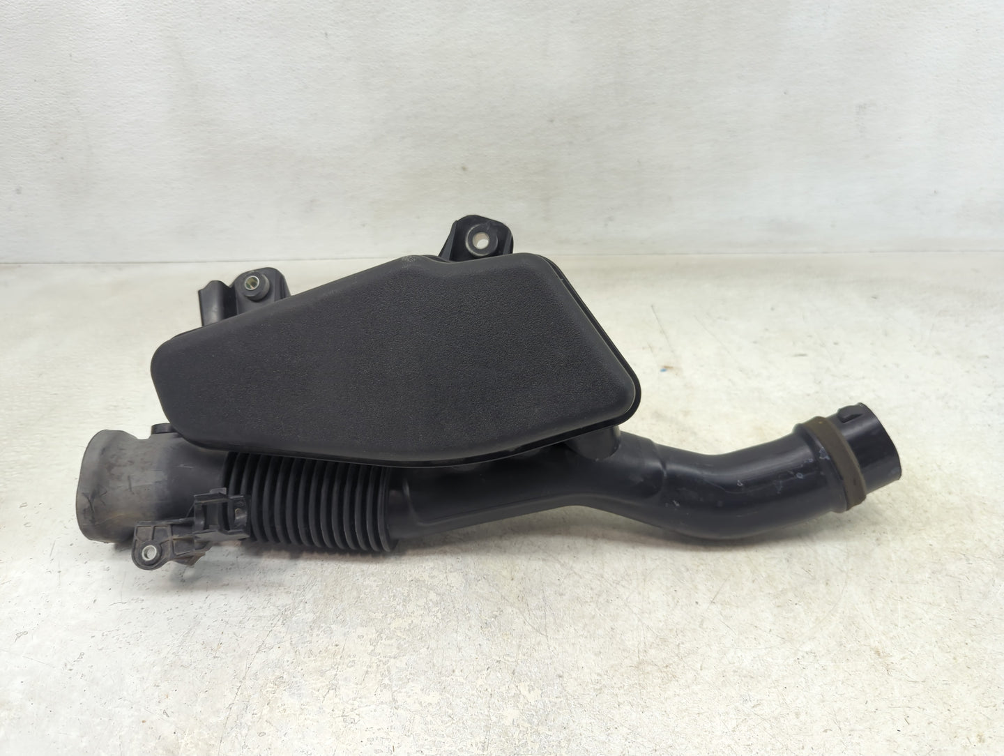 2010-2015 Toyota Prius Air Cleaner Intake-duct Hose Tube - Oemusedautoparts1.com