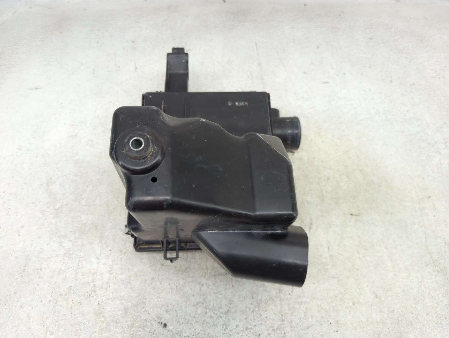 2010-2015 Toyota Prius Air Cleaner Intake-duct Hose Tube - Oemusedautoparts1.com