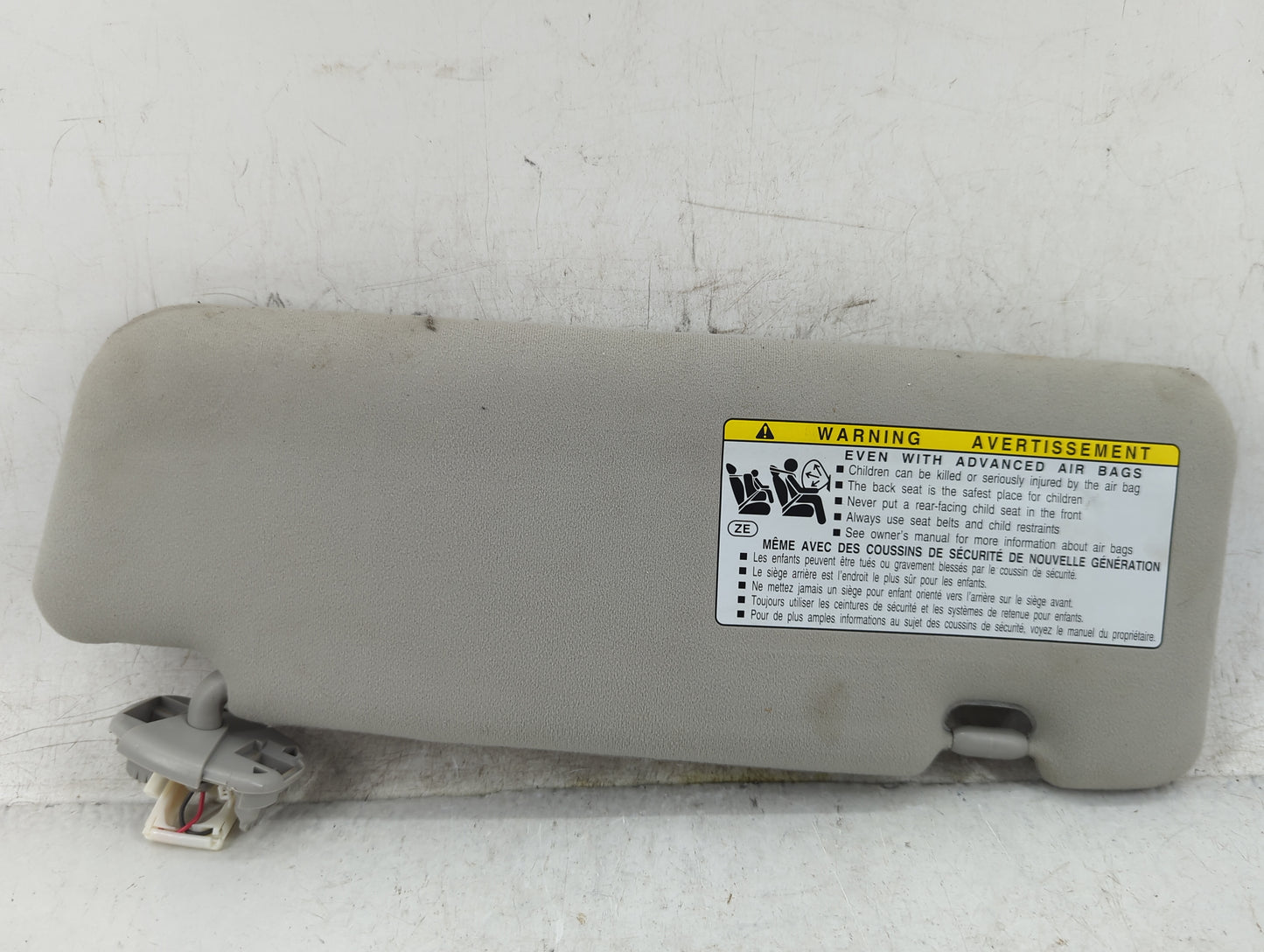 2012-2015 Toyota Prius Sun Visor Shade Replacement Driver Left Mirror Fits Fits 2012 2013 2014 2015 OEM Used Auto Parts - Oe