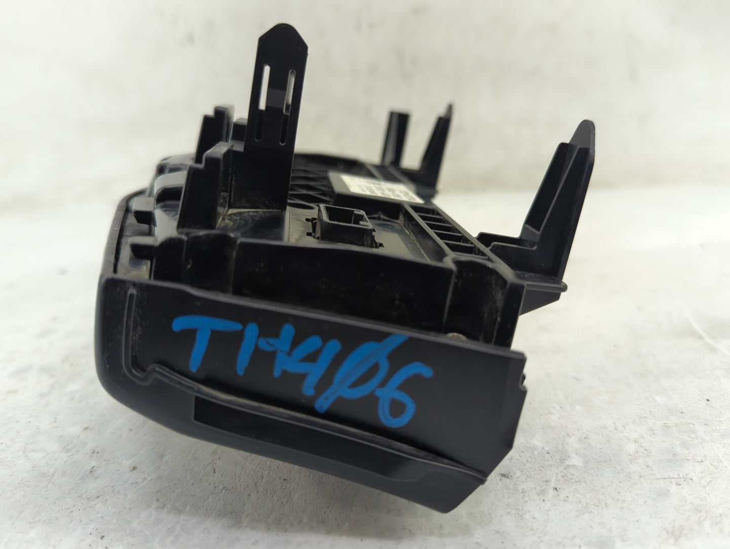 2012-2013 Toyota Prius Climate Control Module Temperature AC/Heater Replacement P/N:55900-47050 237000-3424 Fits Fits 2012 2