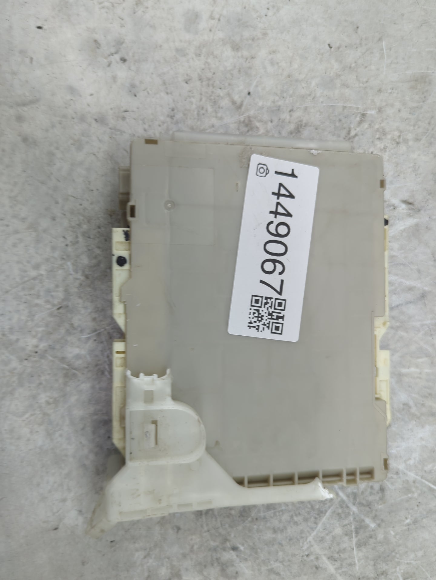 2012-2014 Toyota Prius Body Control Module Bcm Inner Cabin Fuse Box - Oemusedautoparts1.com