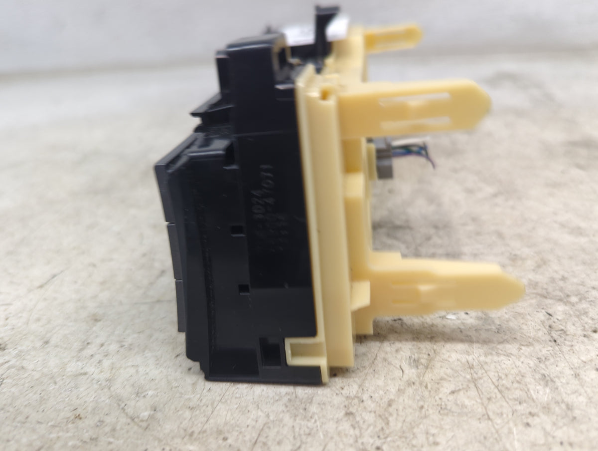 2012 Toyota Prius Climate Control Module Temperature AC/Heater Replacement P/N:75D726 Fits OEM Used Auto Parts - Oemusedauto