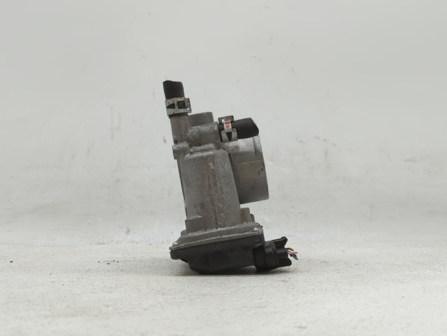 2010-2018 Toyota Prius Throttle Body P/N:22030-37060 Fits Fits 2010 2011 2012 2013 2014 2015 2016 2017 2018 OEM Used Auto Pa