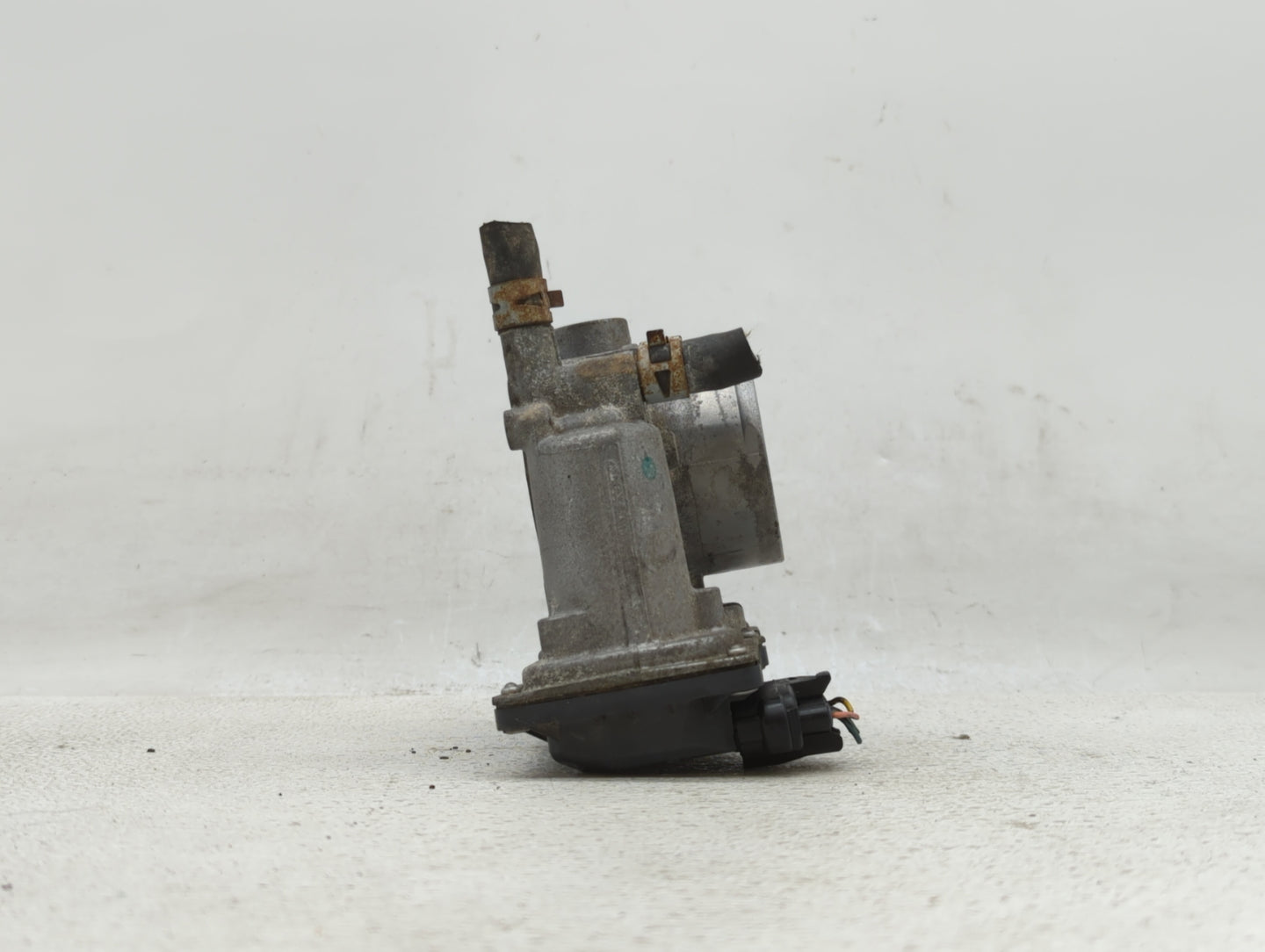 2010-2018 Toyota Prius Throttle Body P/N:22030-37060 Fits Fits 2010 2011 2012 2013 2014 2015 2016 2017 2018 OEM Used Auto Pa