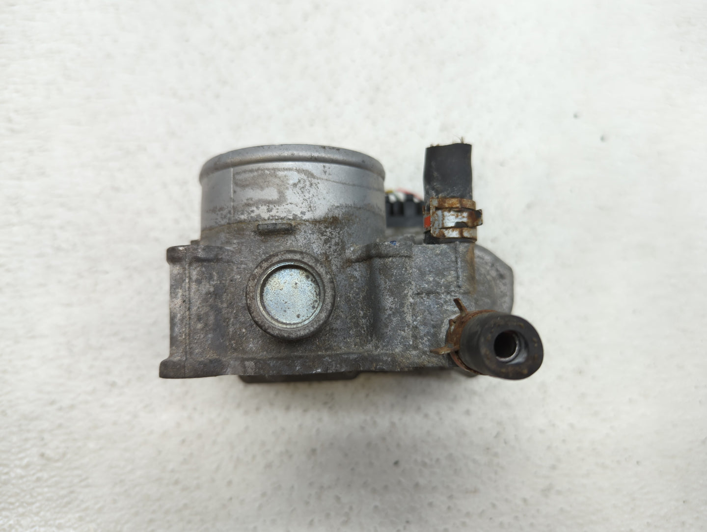2010-2018 Toyota Prius Throttle Body P/N:22030-37060 Fits Fits 2010 2011 2012 2013 2014 2015 2016 2017 2018 OEM Used Auto Pa