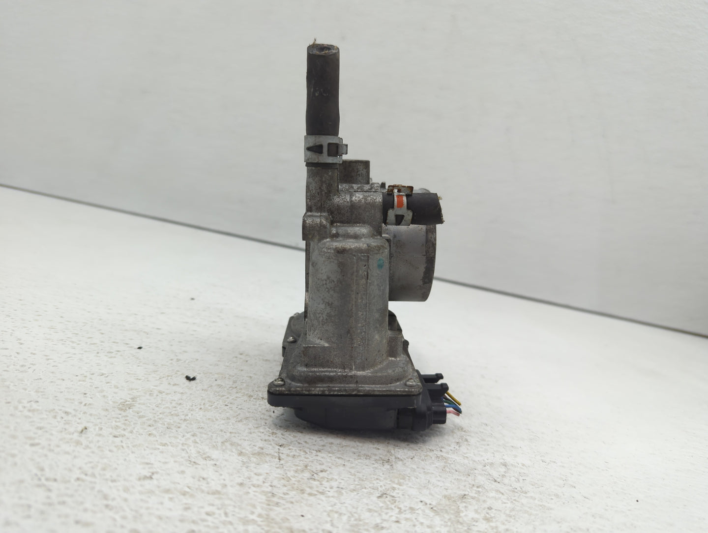 2010-2022 Toyota Prius Throttle Body P/N:22030-37060 16112AA300 Fits OEM Used Auto Parts - Oemusedautoparts1.com