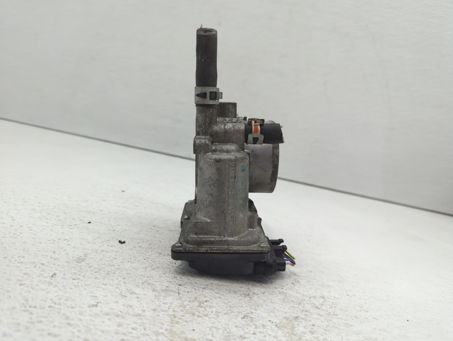 2010-2022 Toyota Prius Throttle Body P/N:22030-37060 16112AA300 Fits OEM Used Auto Parts - Oemusedautoparts1.com