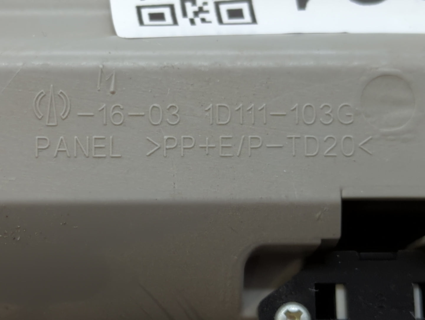 2012 Toyota Prius Overhead Roof Console - Oemusedautoparts1.com