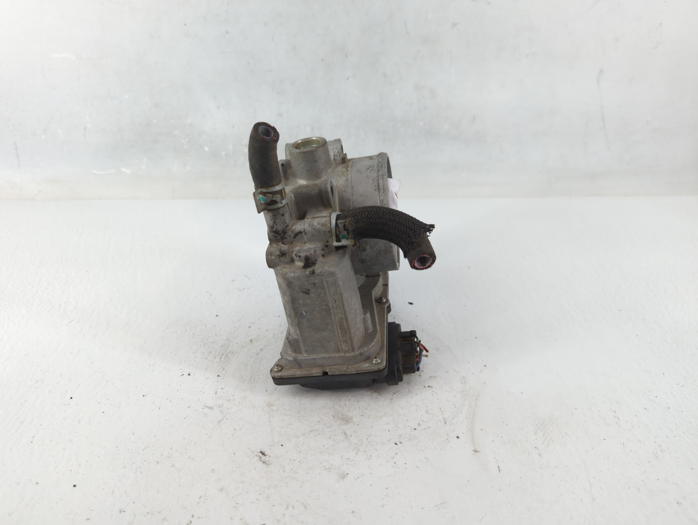 2010-2022 Toyota Prius Throttle Body P/N:142004G13 22030-37060 Fits OEM Used Auto Parts - Oemusedautoparts1.com