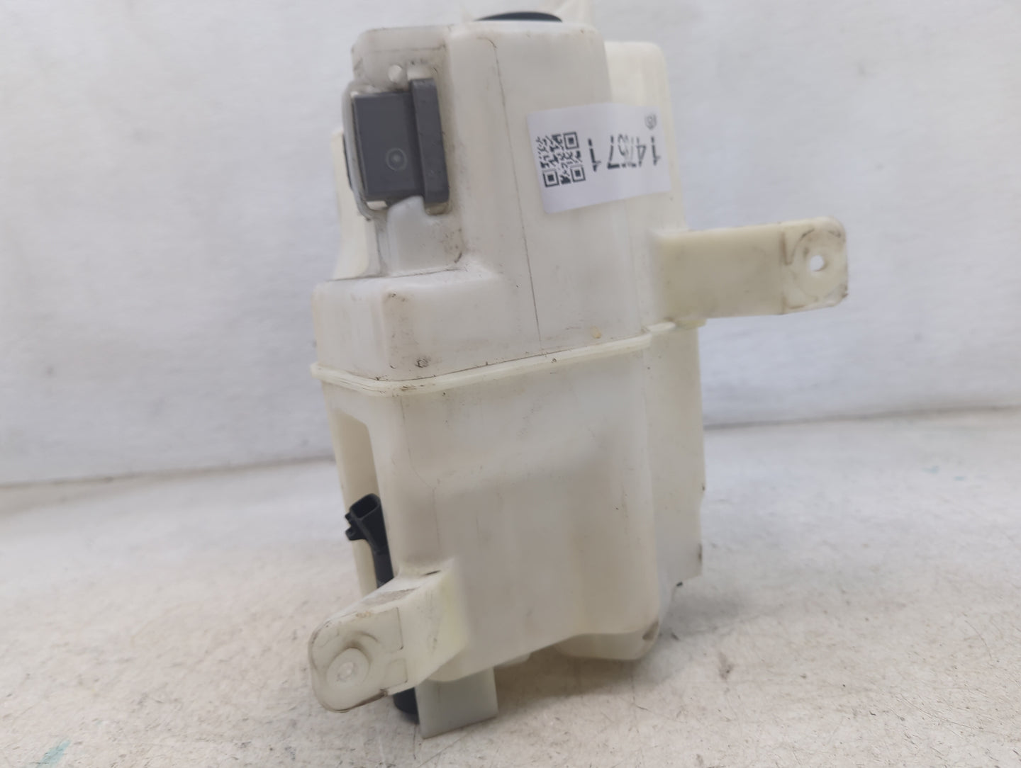 2012-2014 Toyota Prius V Windshield Washer Fluid Reservoir Bottle Oem - Oemusedautoparts1.com