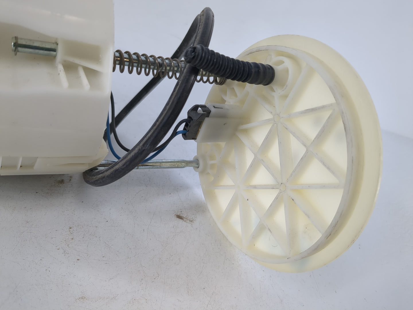 2009-2018 Toyota Rav4 Electrical Gas Fuel Pump Assembly - Oemusedautoparts1.com