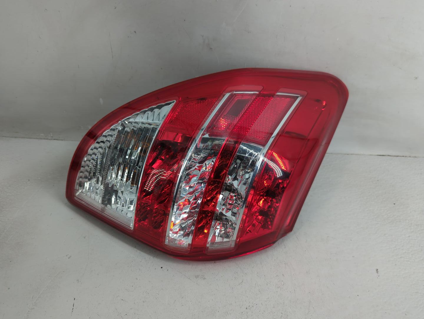 2009-2012 Toyota Rav4 Tail Light Assembly Driver Left OEM P/N:81560-0R010 Fits Fits 2009 2010 2011 2012 OEM Used Auto Parts 