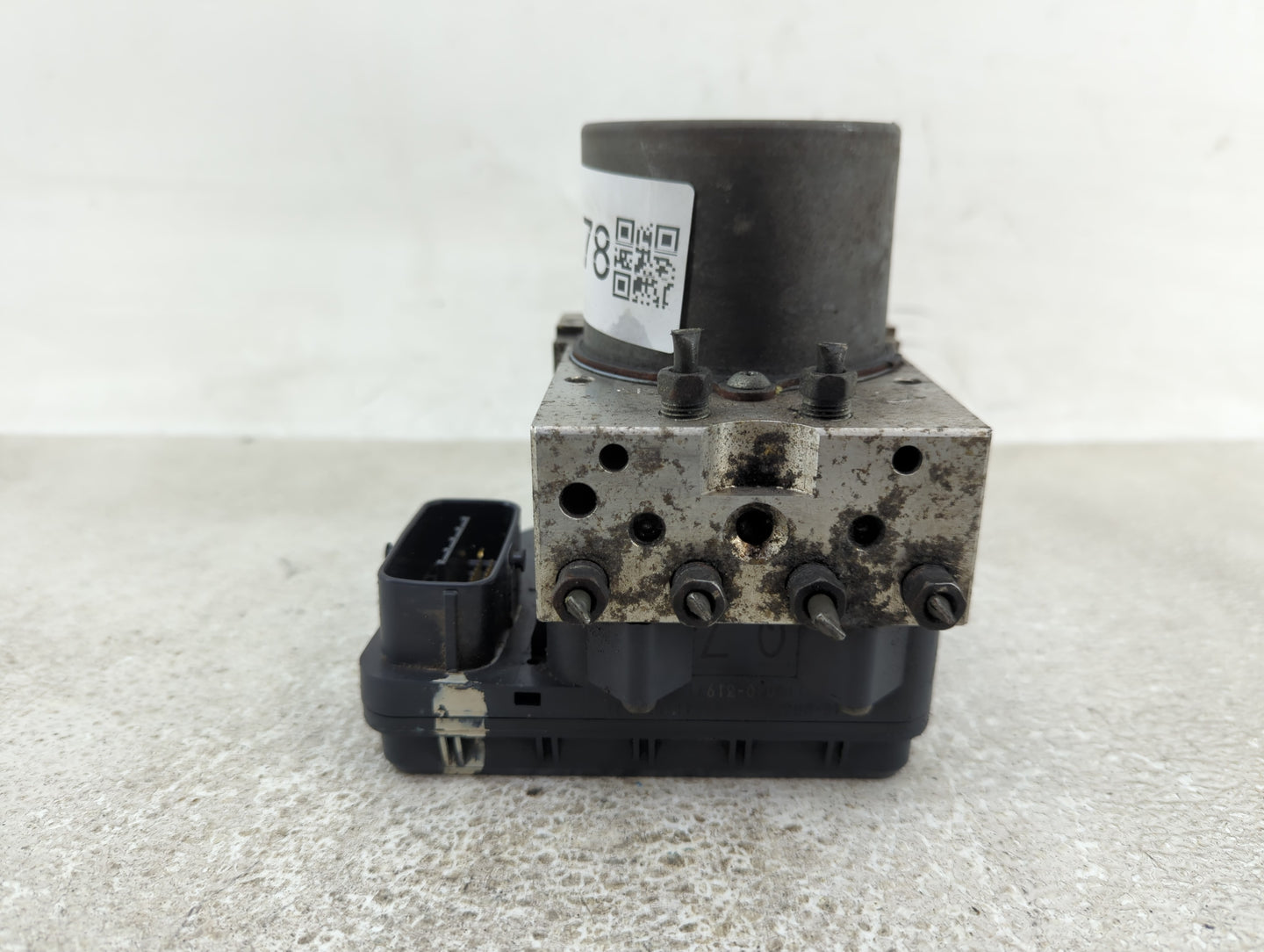 2012 Toyota Rav4 ABS Pump Control Module Replacement P/N:89541-0R0321 44540-0R072 Fits OEM Used Auto Parts - Oemusedautopart
