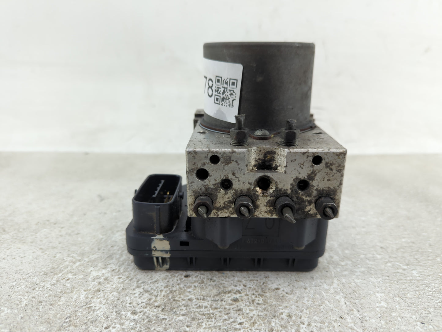 2012 Toyota Rav4 ABS Pump Control Module Replacement P/N:89541-0R0321 44540-0R072 Fits OEM Used Auto Parts - Oemusedautopart
