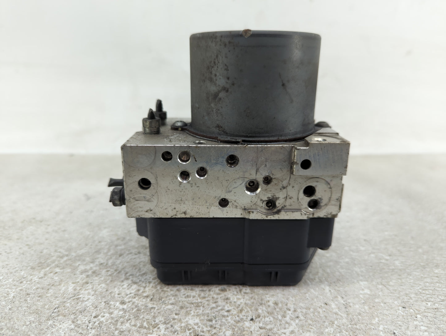 2012 Toyota Rav4 ABS Pump Control Module Replacement P/N:89541-0R0321 44540-0R072 Fits OEM Used Auto Parts - Oemusedautopart