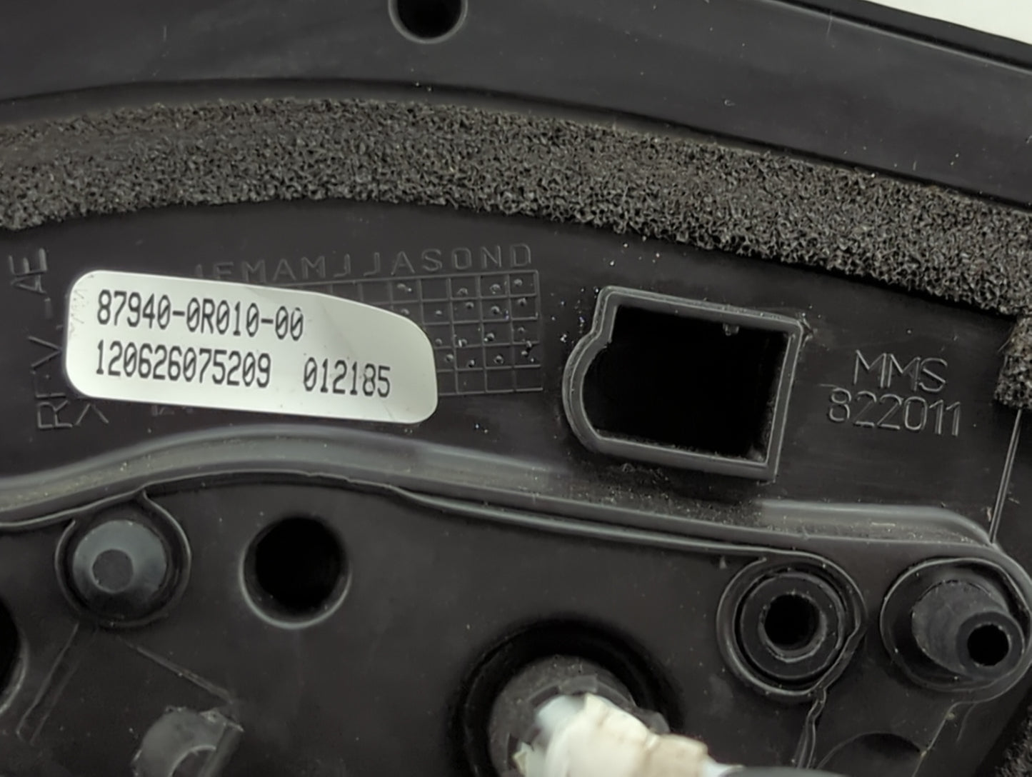2009-2012 Toyota Rav4 Driver Side View Mirror - Left Door Mirror OEM Used - Oemusedautoparts1.com