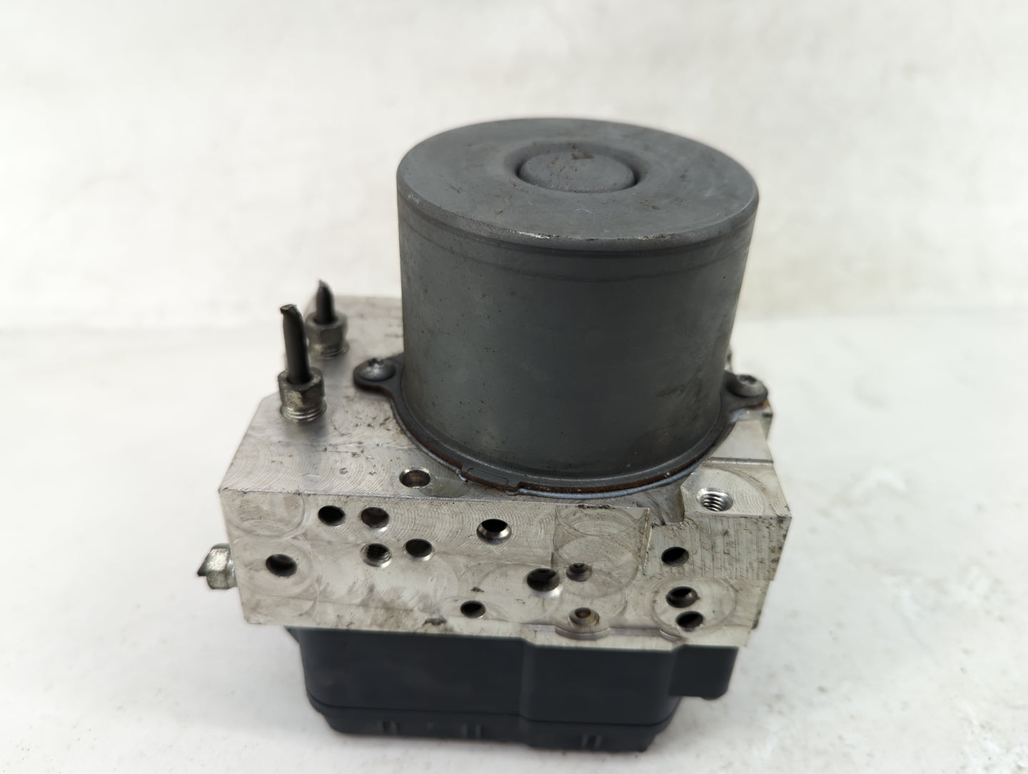 2012 Toyota Rav4 ABS Pump Control Module Replacement P/N:89541-0R012 44540-0R052 Fits OEM Used Auto Parts - Oemusedautoparts