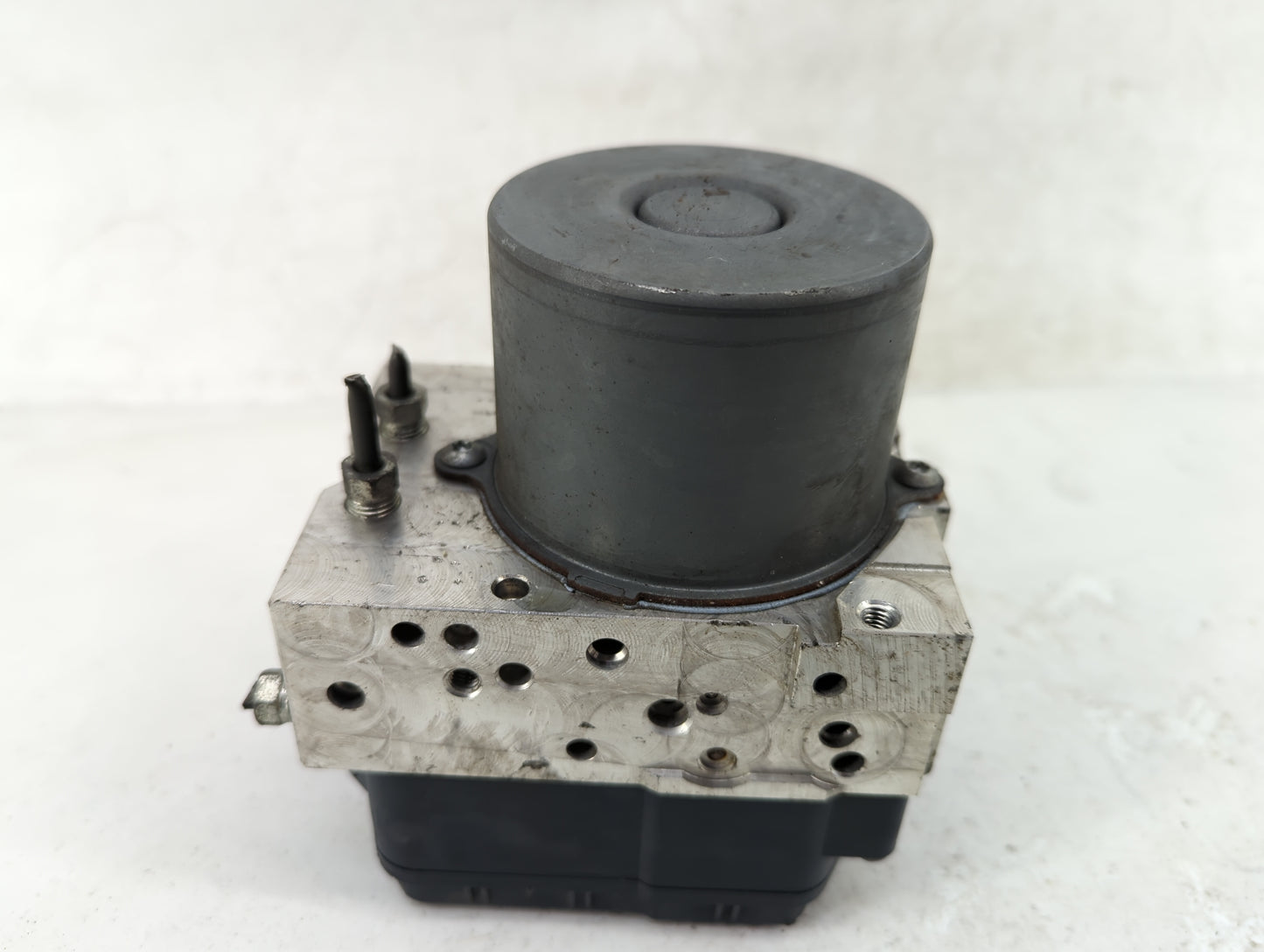 2012 Toyota Rav4 ABS Pump Control Module Replacement P/N:89541-0R012 44540-0R052 Fits OEM Used Auto Parts - Oemusedautoparts