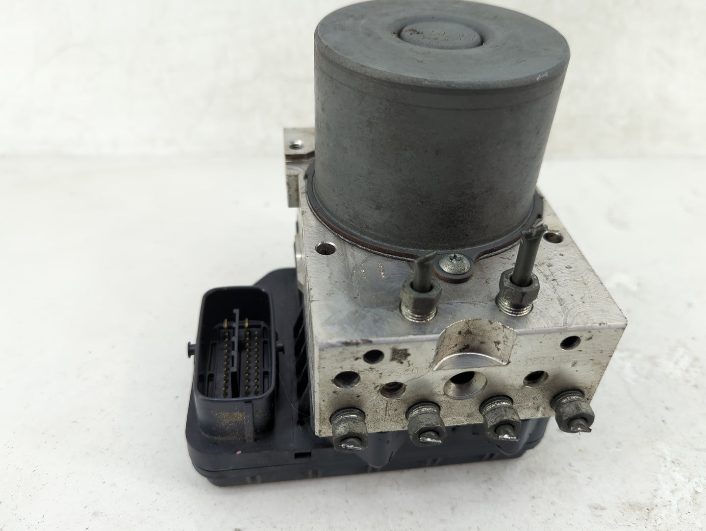 2012 Toyota Rav4 ABS Pump Control Module Replacement P/N:89541-0R012 44540-0R052 Fits OEM Used Auto Parts - Oemusedautoparts