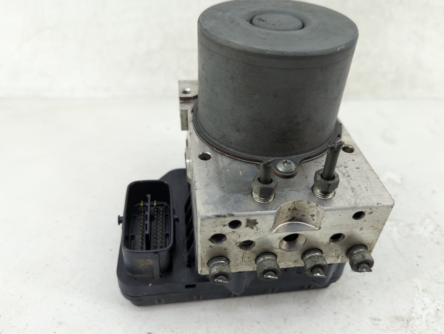 2012 Toyota Rav4 ABS Pump Control Module Replacement P/N:89541-0R012 44540-0R052 Fits OEM Used Auto Parts - Oemusedautoparts