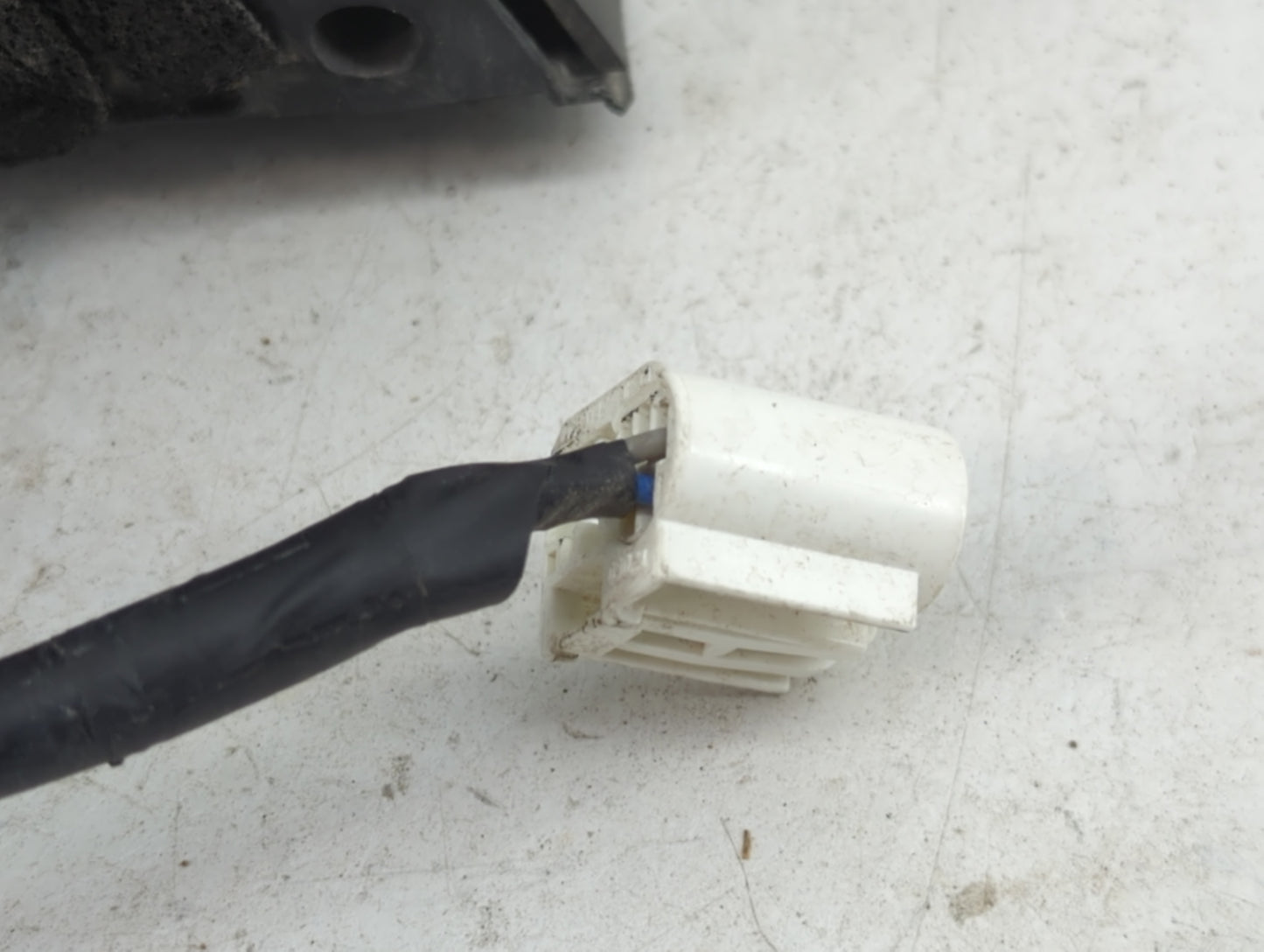 2009-2012 Toyota Rav4 Driver Side View Mirror - Left Door Mirror OEM Used - Oemusedautoparts1.com