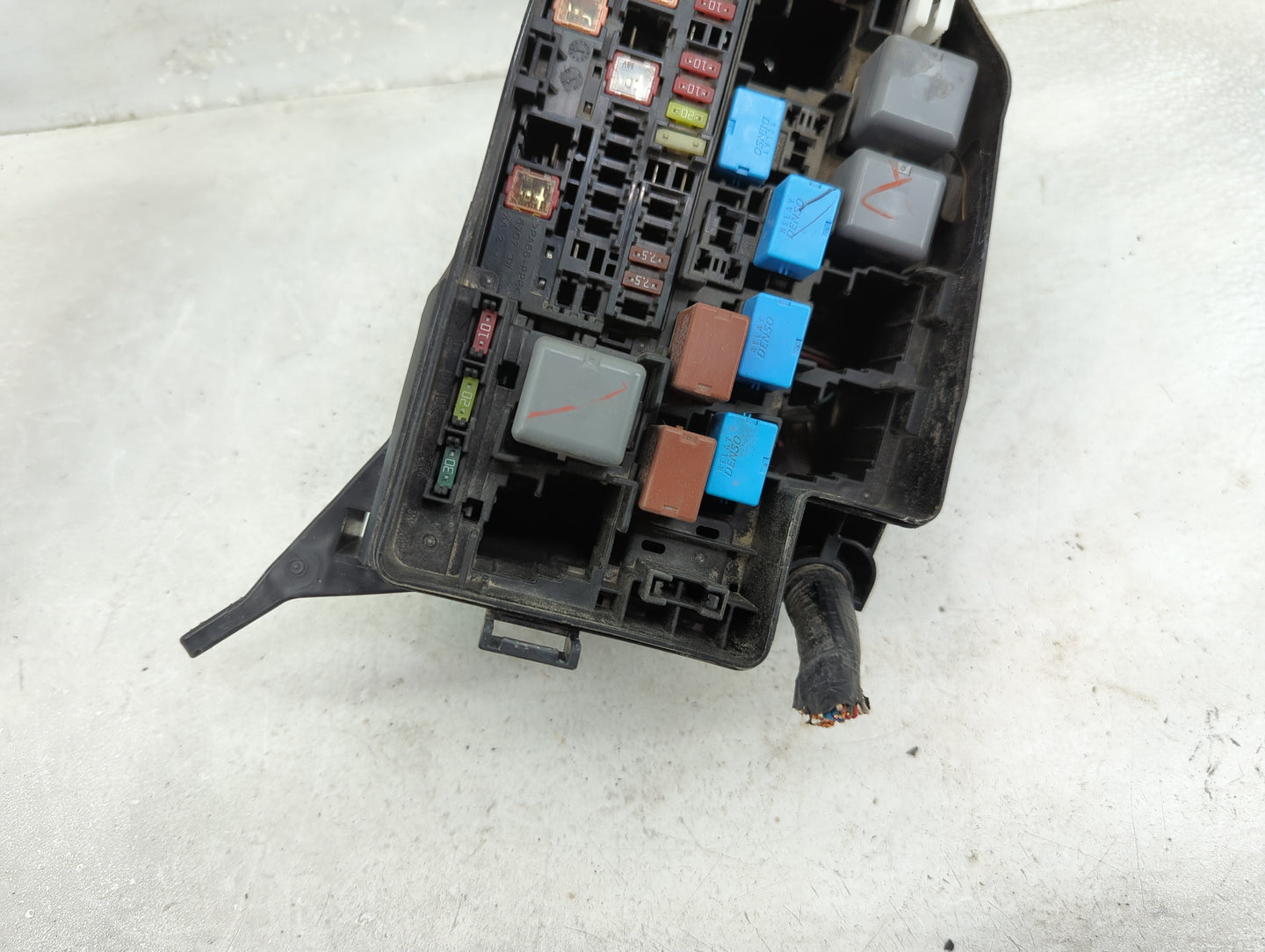 2010-2012 Toyota Rav4 Fusebox Fuse Box Panel Relay Module P/N:82662-0R031 Fits Fits 2010 2011 2012 OEM Used Auto Parts - Oem