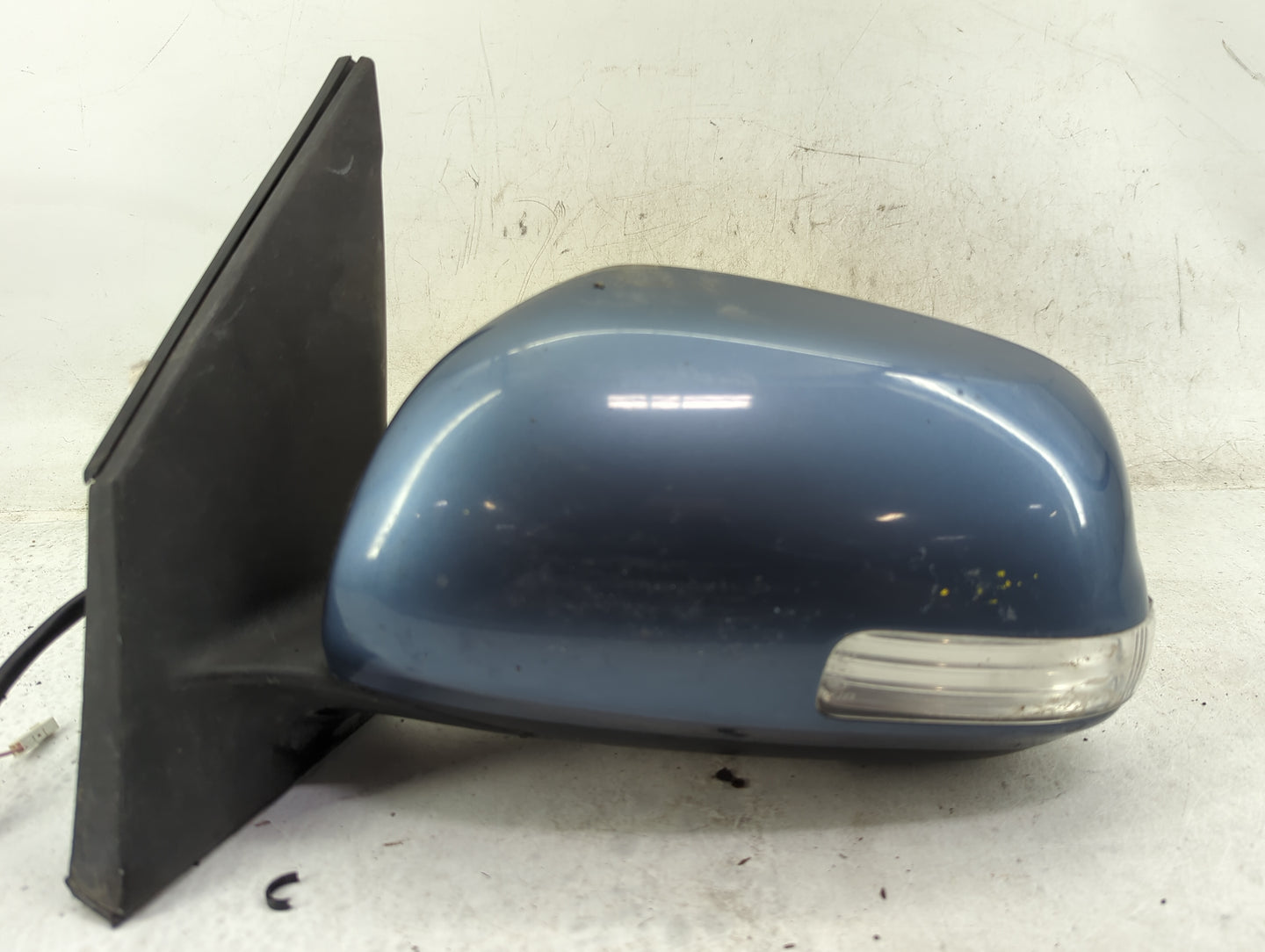 2009-2012 Toyota Rav4 Driver Side View Mirror - Left Door Mirror OEM Used - Oemusedautoparts1.com