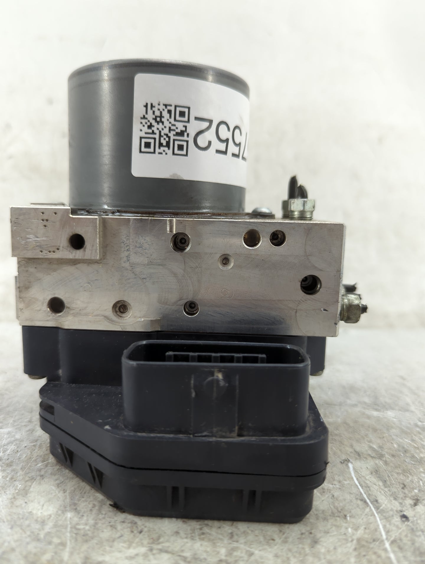 2012 Toyota Rav4 ABS Pump Control Module Replacement P/N:44540-0R072 89541-0R032, 116040-31971 Fits OEM Used Auto Parts - Oe