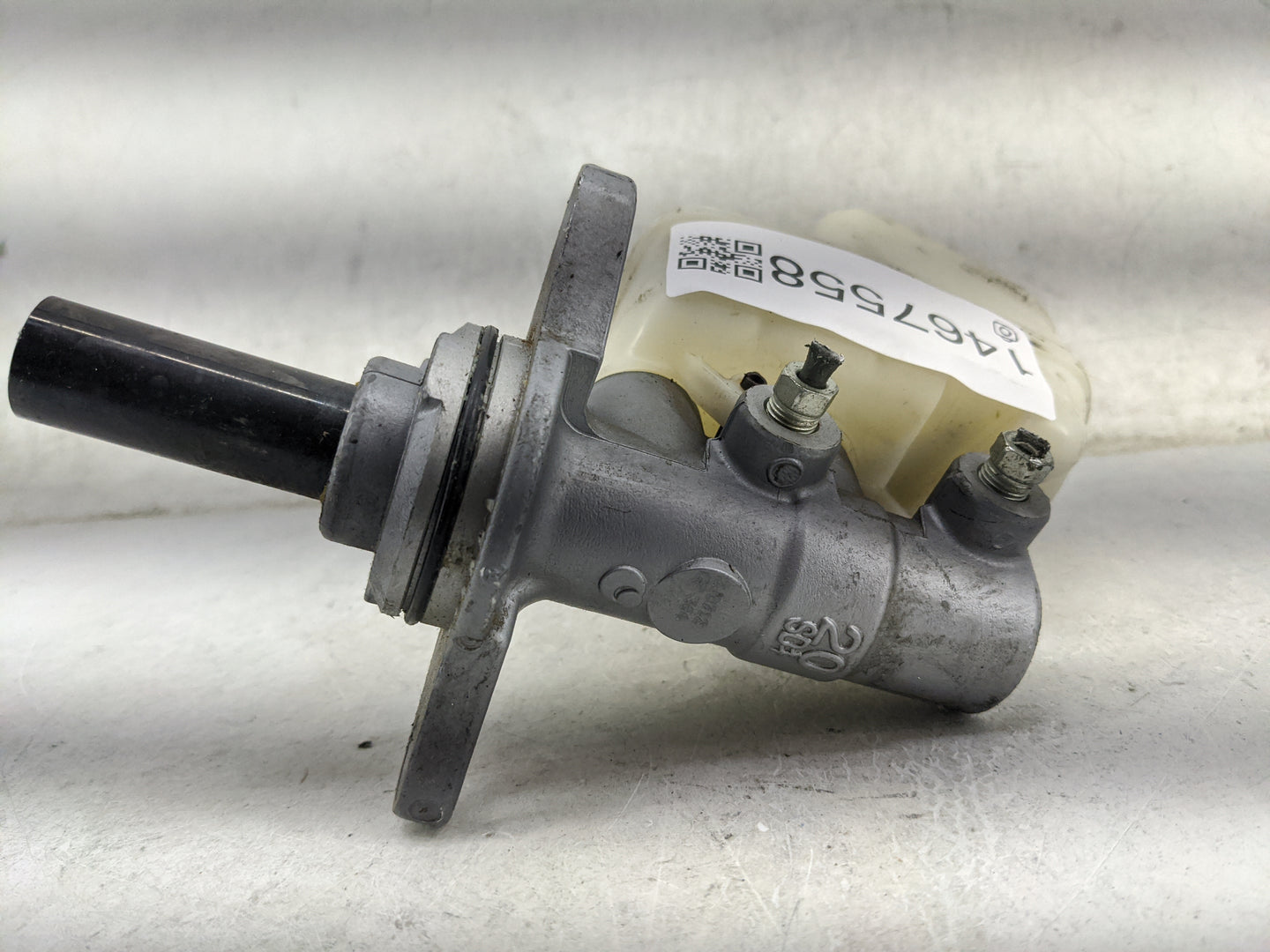 2012 Toyota Rav4 Brake Master Cylinder 1467558 - Oemusedautoparts1.com